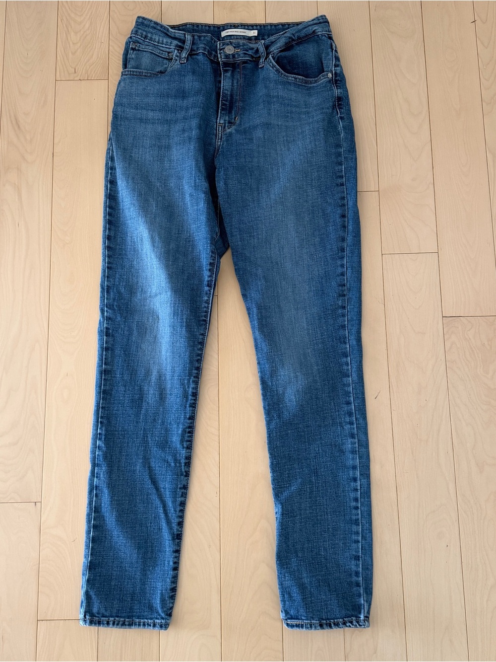 Levi’s High-rise Skinny Jeans Medium Wash